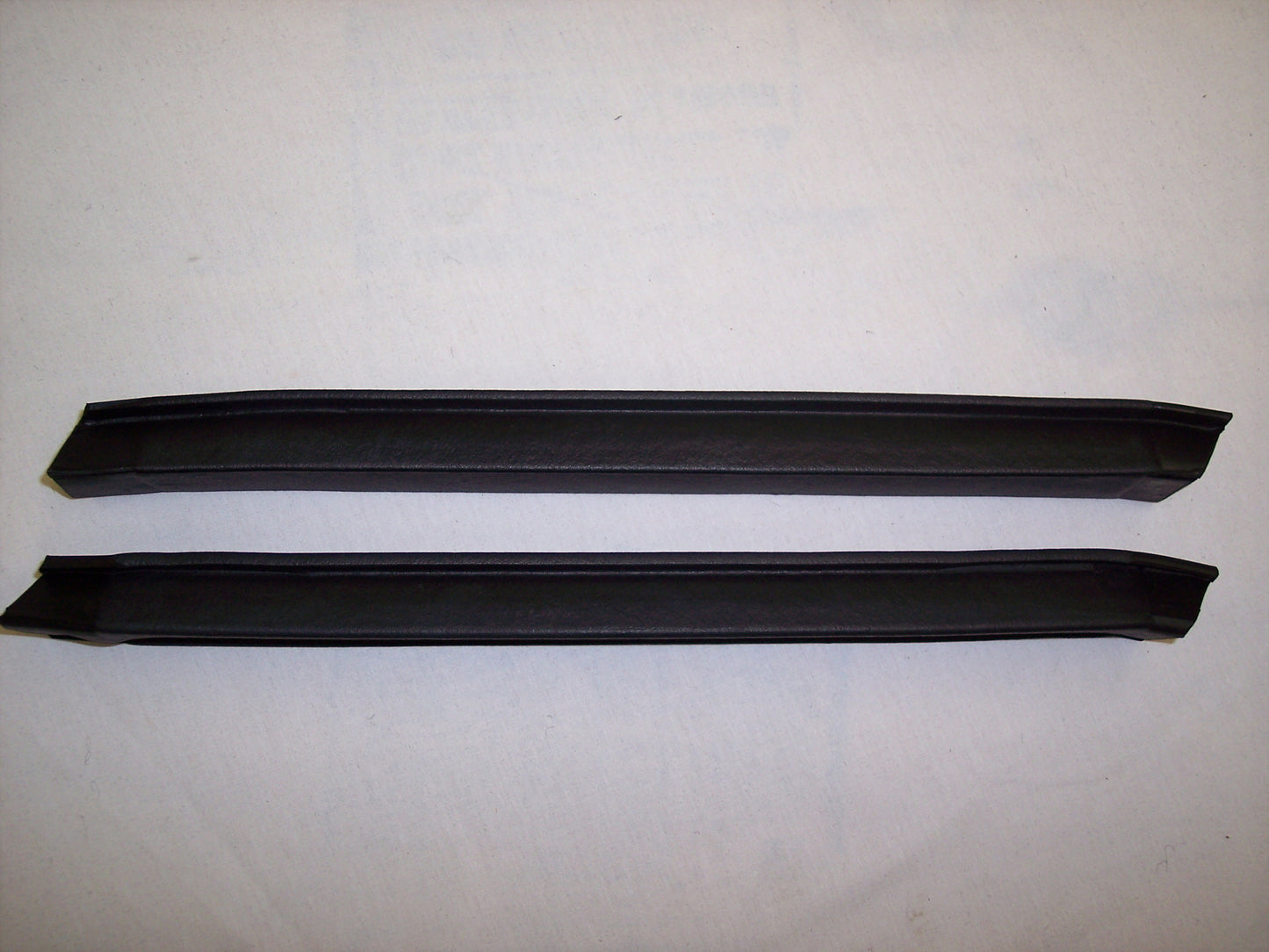 1983-1993 Ford Mustang center roof rail seals